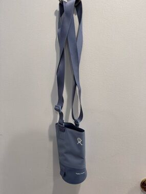 Hydro Flask Lavender-Blue Bottle Sling with Adjustable Strap